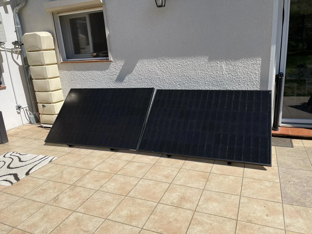 347080103_204224462470300_7091967494422285588_n panneaux solaires f800 au sol
