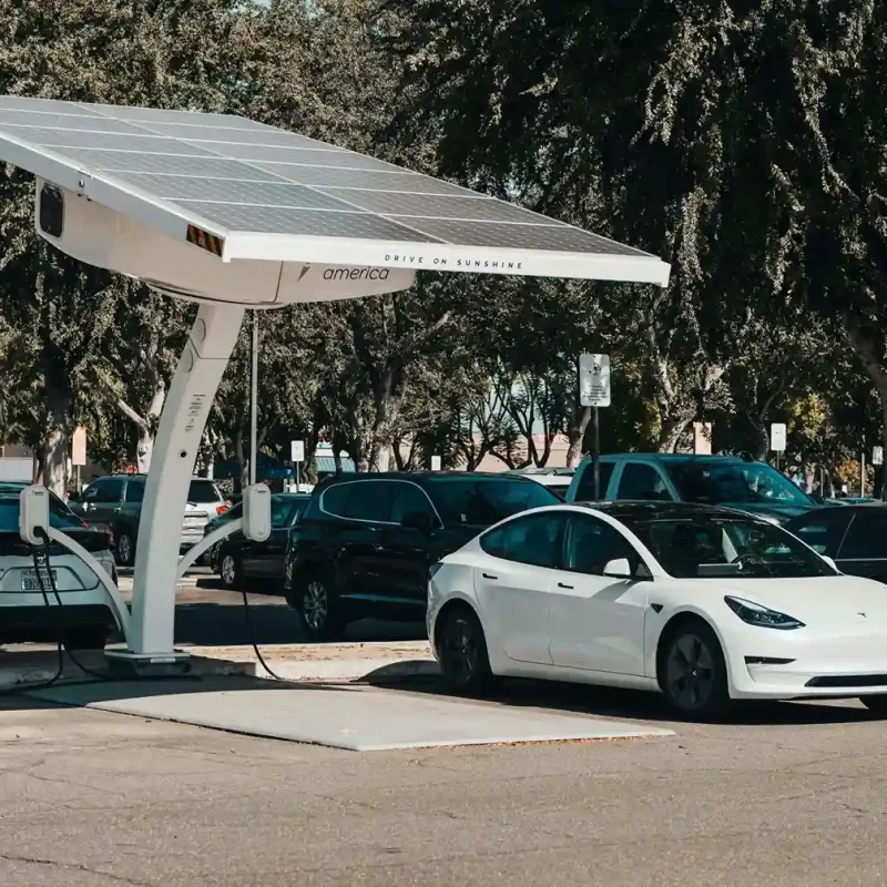 Panneaux solaires pour voiture tesala